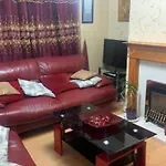 Gorton Elsham Gardens Apartment - Delight Suites